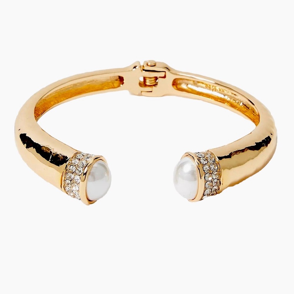 Lilly - Picture 5 of 9